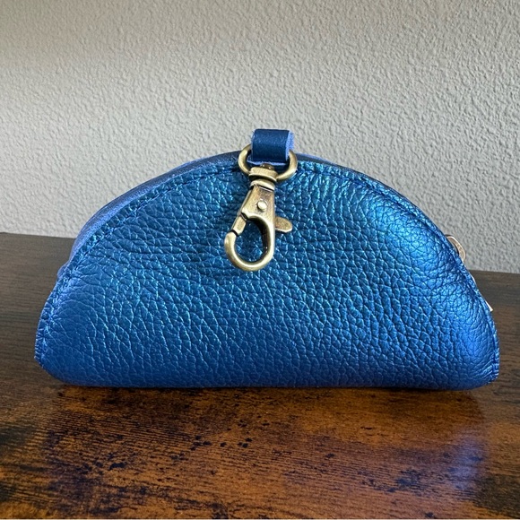 PLG Sunset Pouch Metallic Pebbled Comet Blue Lobster Clasp Keys Coins Makeup - Picture 4 of 12